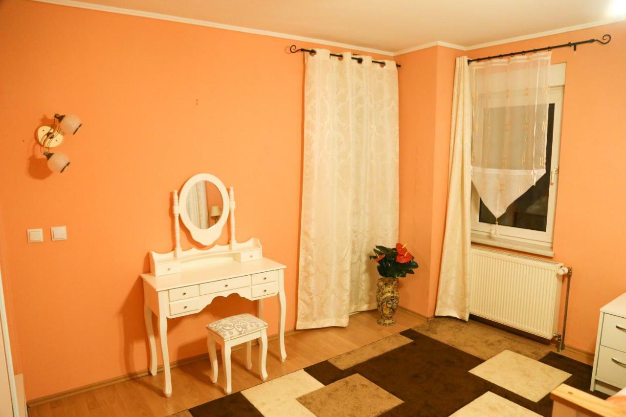 Luxury Brasov Lägenhet Exteriör bild
